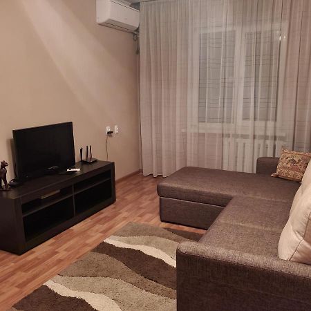 2-Х Комнатная Квартира Посуточно Šymkent Exteriér fotografie